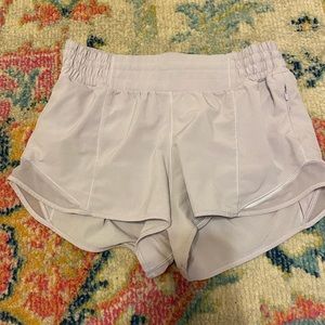 Light purple,lululemon, 2.5inch hotty hot high waisted shorts